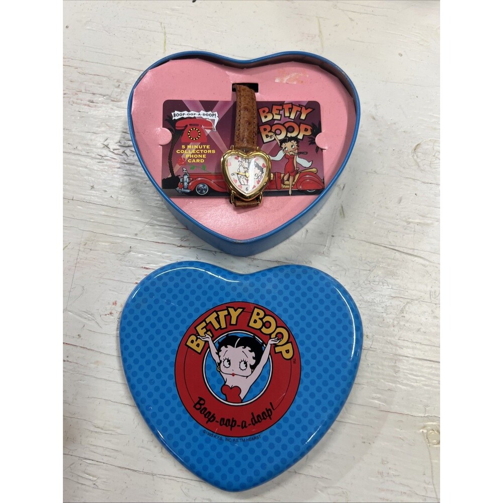 Betty Boop Quartz Leather Strap Watch With Heart Shape Tin Fantasma
